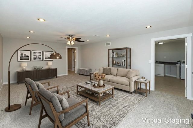 2300 E 40th Street, Des Moines, IA 50317