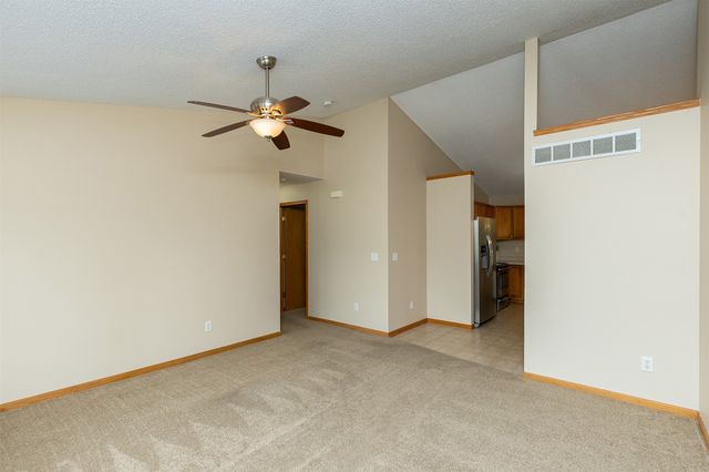 2300 E 40th Street, Des Moines, IA 50317