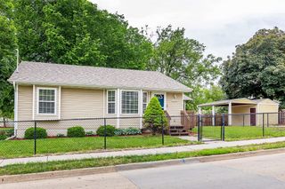 2300 E 40th Street, Des Moines, IA 50317