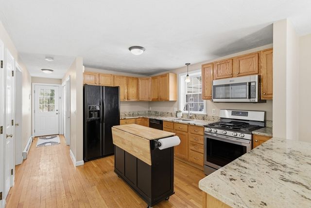 318 Old Mill Rd, Barnstable, MA 02648