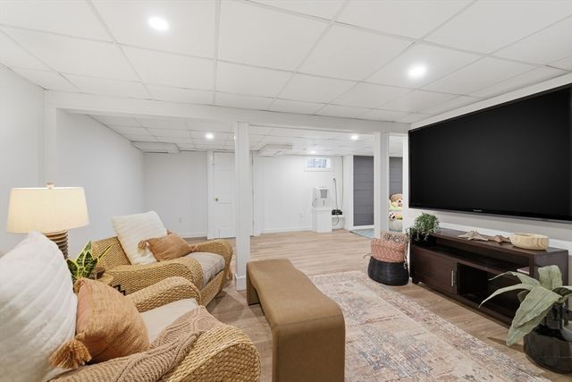 318 Old Mill Rd, Barnstable, MA 02648