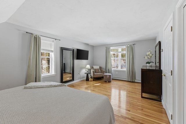 318 Old Mill Rd, Barnstable, MA 02648