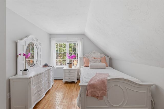 318 Old Mill Rd, Barnstable, MA 02648