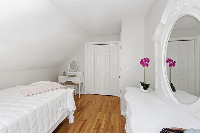 318 Old Mill Rd, Barnstable, MA 02648