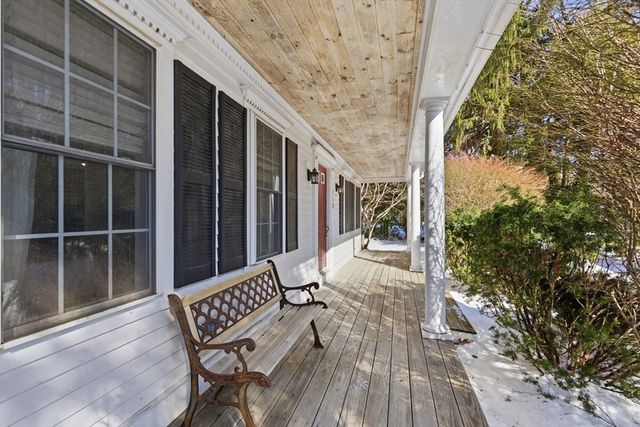 318 Old Mill Rd, Barnstable, MA 02648