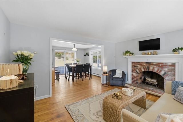 318 Old Mill Rd, Barnstable, MA 02648