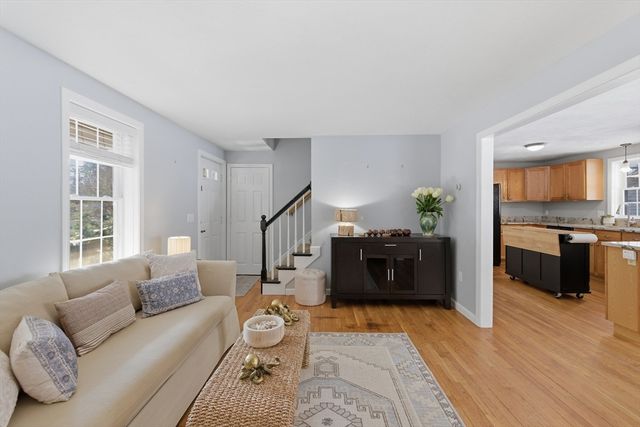 318 Old Mill Rd, Barnstable, MA 02648