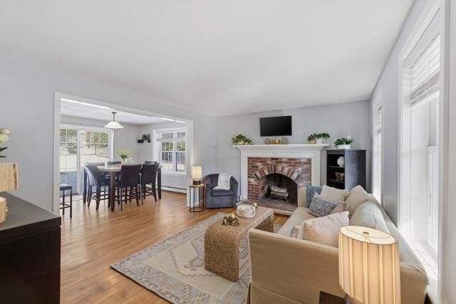 318 Old Mill Rd, Barnstable, MA 02648