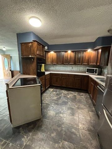 1837 8th Street NW, Elk River, MN 55330