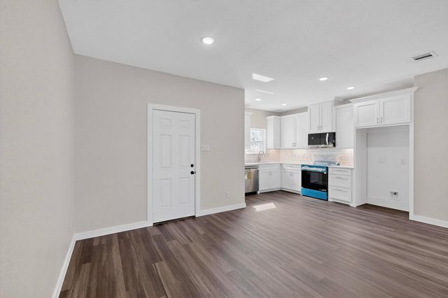 740 Section House Road, Alma, TX 75119