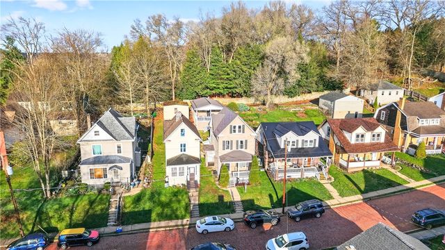 554 N Elm, City Of But Ne, PA 16001