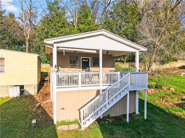 554 N Elm, City Of But Ne, PA 16001