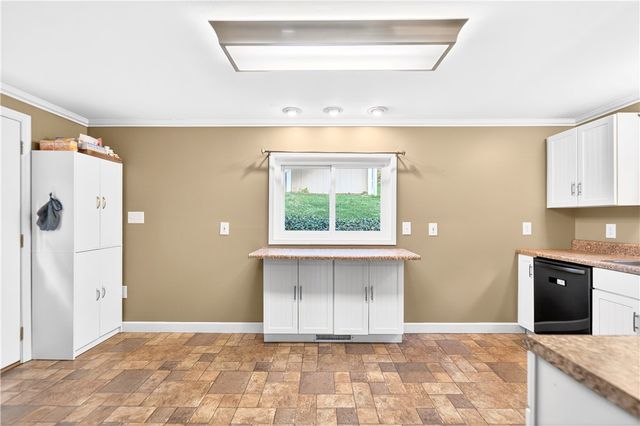 554 N Elm, City Of But Ne, PA 16001