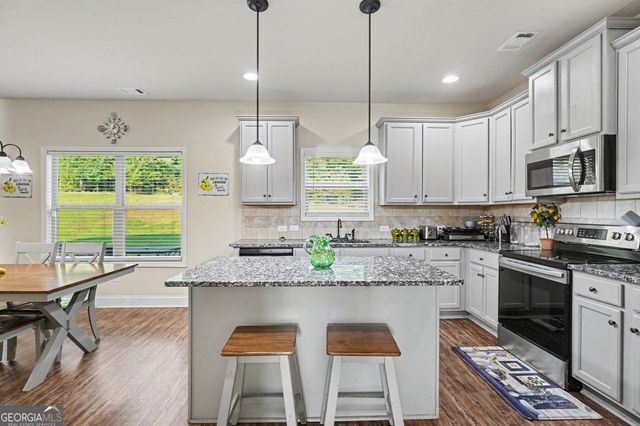 169 Amelia Way, Ellenwood, GA 30294