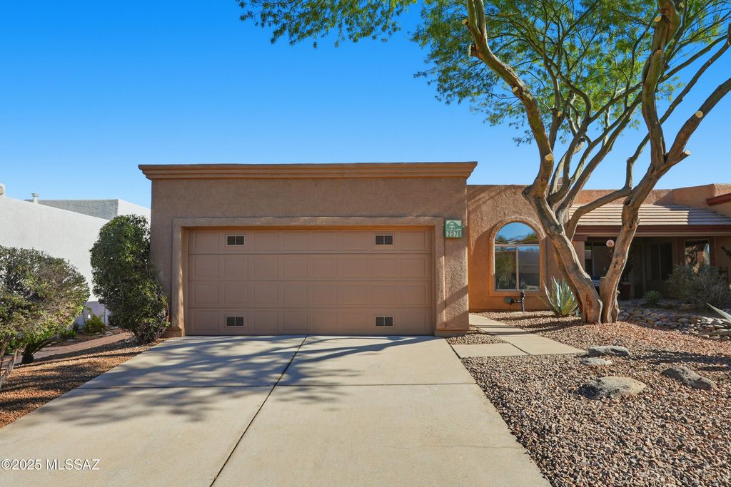 2379 S Orchard View Drive, Green Valley, AZ 85614