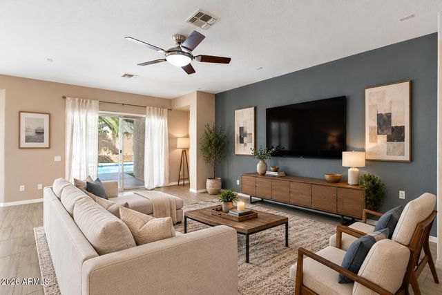 5218 W BUCKSKIN Trail, Phoenix, AZ 85083