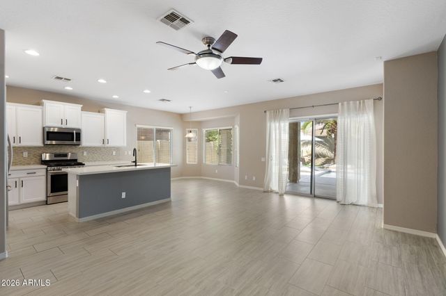 5218 W BUCKSKIN Trail, Phoenix, AZ 85083