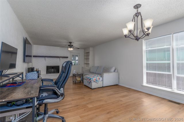 9135 S Maplewood Avenue, Tulsa, OK 74137