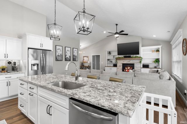 1157 Chesapeake Cove Drive, Lafayette, IN 47909