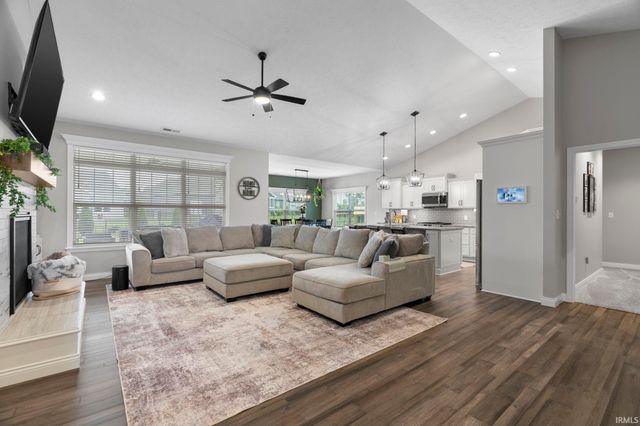 1157 Chesapeake Cove Drive, Lafayette, IN 47909
