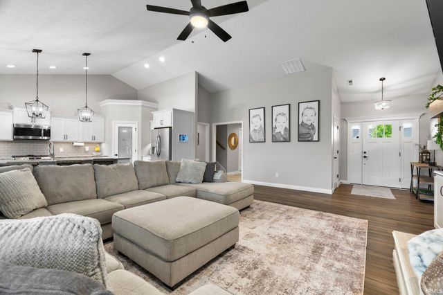 1157 Chesapeake Cove Drive, Lafayette, IN 47909