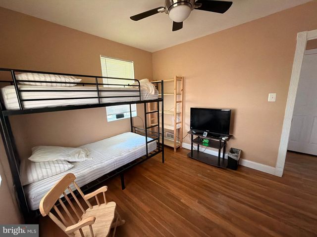 240 PINEWOOD RD, Baltimore, MD 21222