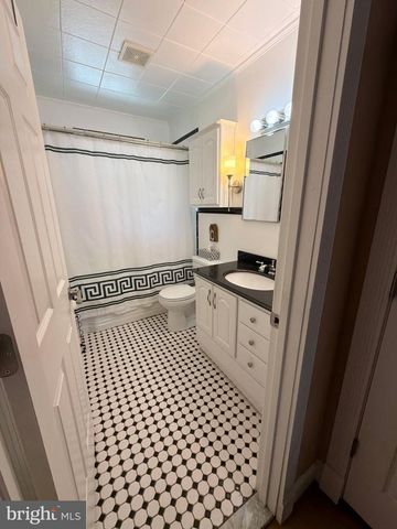 240 PINEWOOD RD, Baltimore, MD 21222