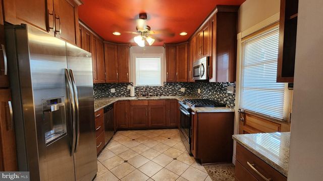 240 PINEWOOD RD, Baltimore, MD 21222
