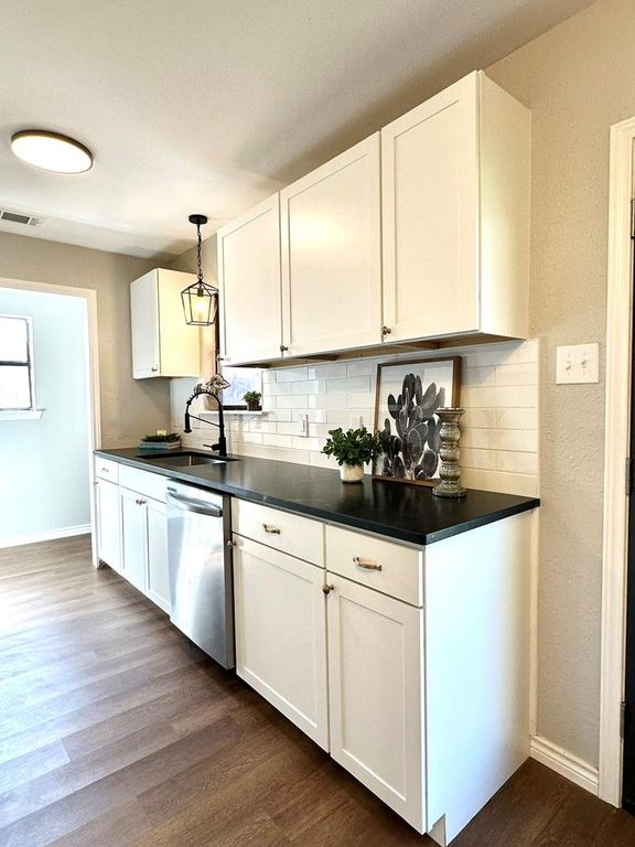 Image 8 of property listing at 1309 Gregory Drive, San Angelo, TX 76905