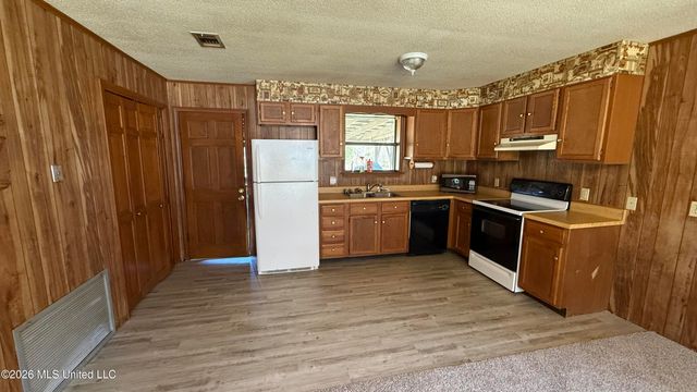 9004 Tucker Road, Ocean Springs, MS 39565