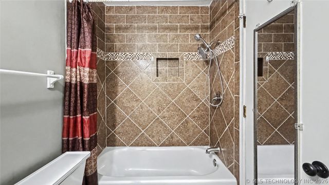 408 S Osage Street, Grove, OK 74344