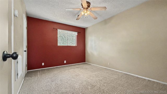 408 S Osage Street, Grove, OK 74344