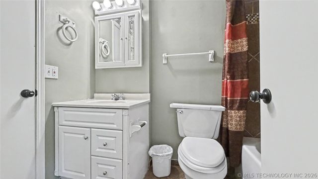 408 S Osage Street, Grove, OK 74344