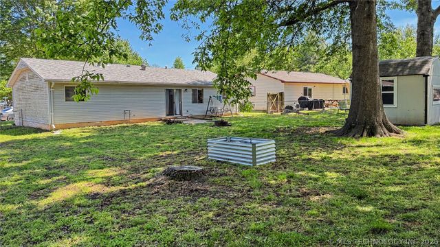 408 S Osage Street, Grove, OK 74344