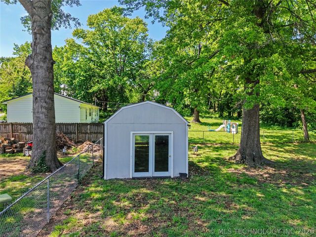 408 S Osage Street, Grove, OK 74344