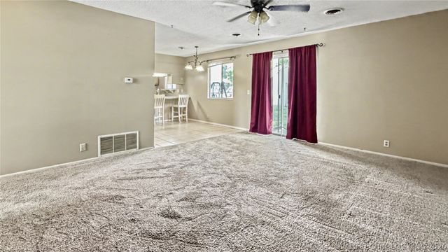 408 S Osage Street, Grove, OK 74344