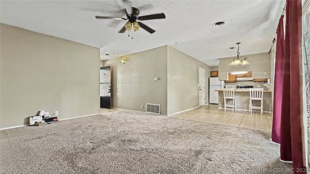 408 S Osage Street, Grove, OK 74344