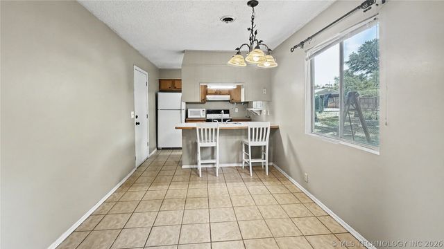 408 S Osage Street, Grove, OK 74344