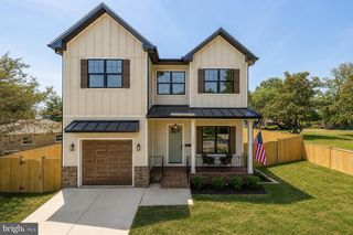 126 LONGVIEW DR, Alexandria, VA 22314