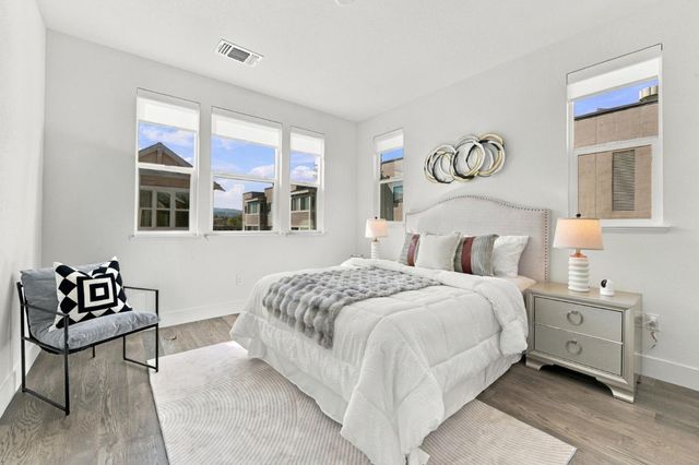 43 Tidal Way, San Mateo, CA 94401