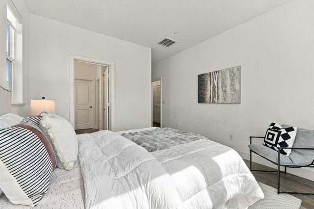 43 Tidal Way, San Mateo, CA 94401
