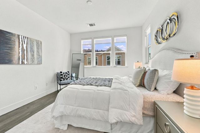 43 Tidal Way, San Mateo, CA 94401