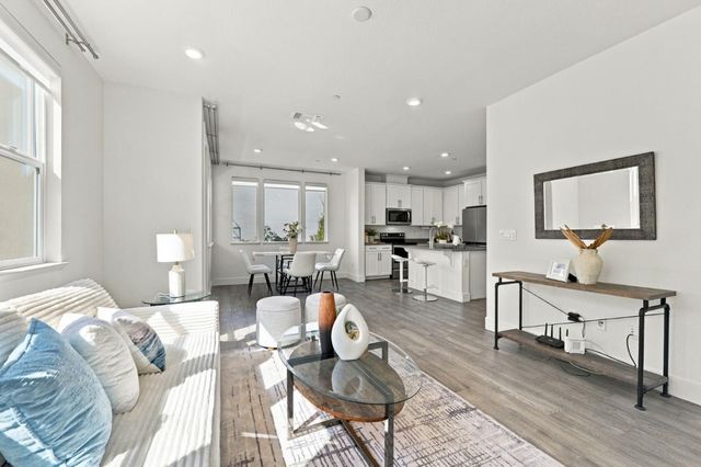 43 Tidal Way, San Mateo, CA 94401