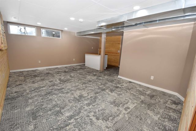 909 2nd Ave NW, Minot, ND 58703