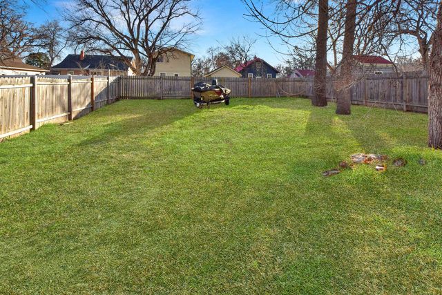 909 2nd Ave NW, Minot, ND 58703