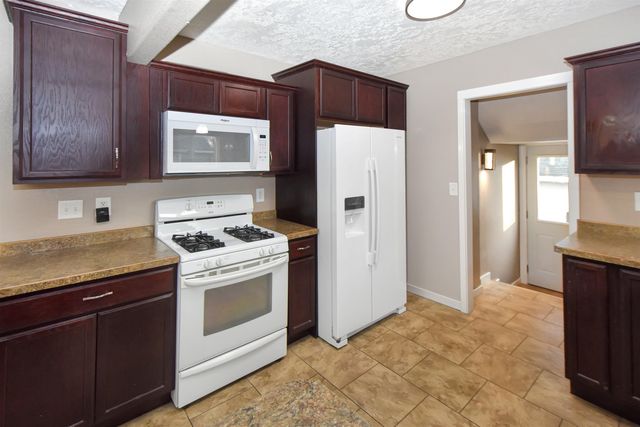 909 2nd Ave NW, Minot, ND 58703