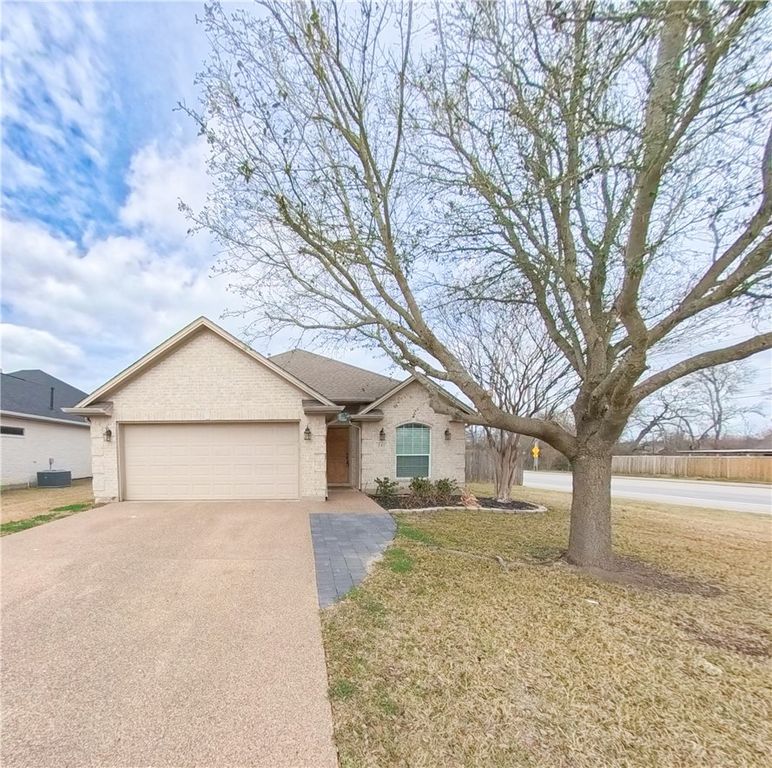 341 Robelmont Drive, College Station, TX 77845