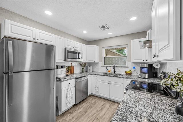 1609 SE Hillcrest Ave, Lawton, OK 73501