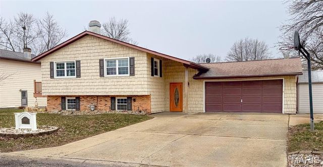 409 Thouvenot Lane, New Baden, IL 62265