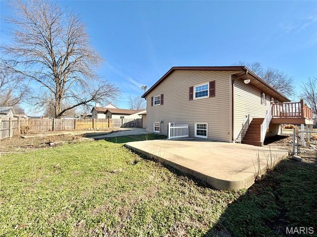 409 Thouvenot Lane, New Baden, IL 62265